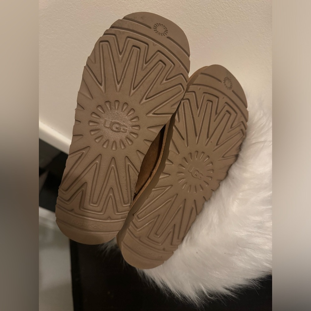 Ugg Mini Bailey Logo Strap Chestnut Boots - Picture 4 of 5
